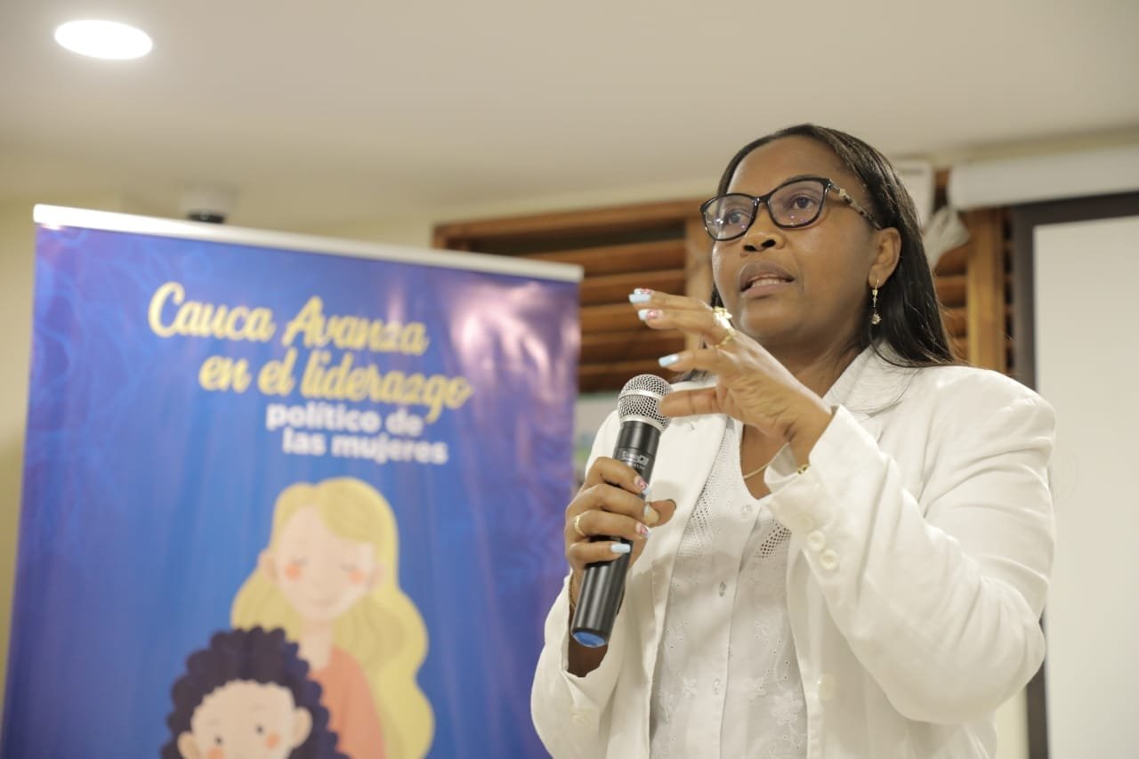 Política con Sello de Mujer2