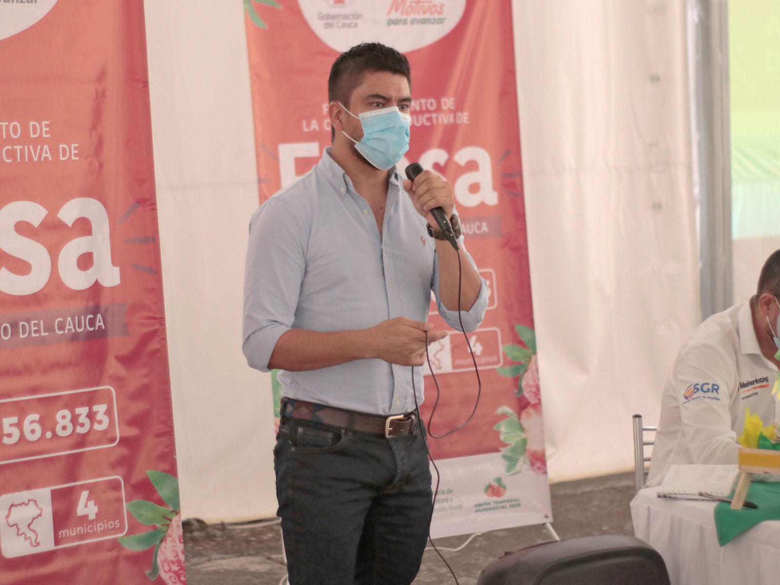 Reactivación y fortalecimiento de las cadenas productivas de aguacate hass y fresa en el cauca