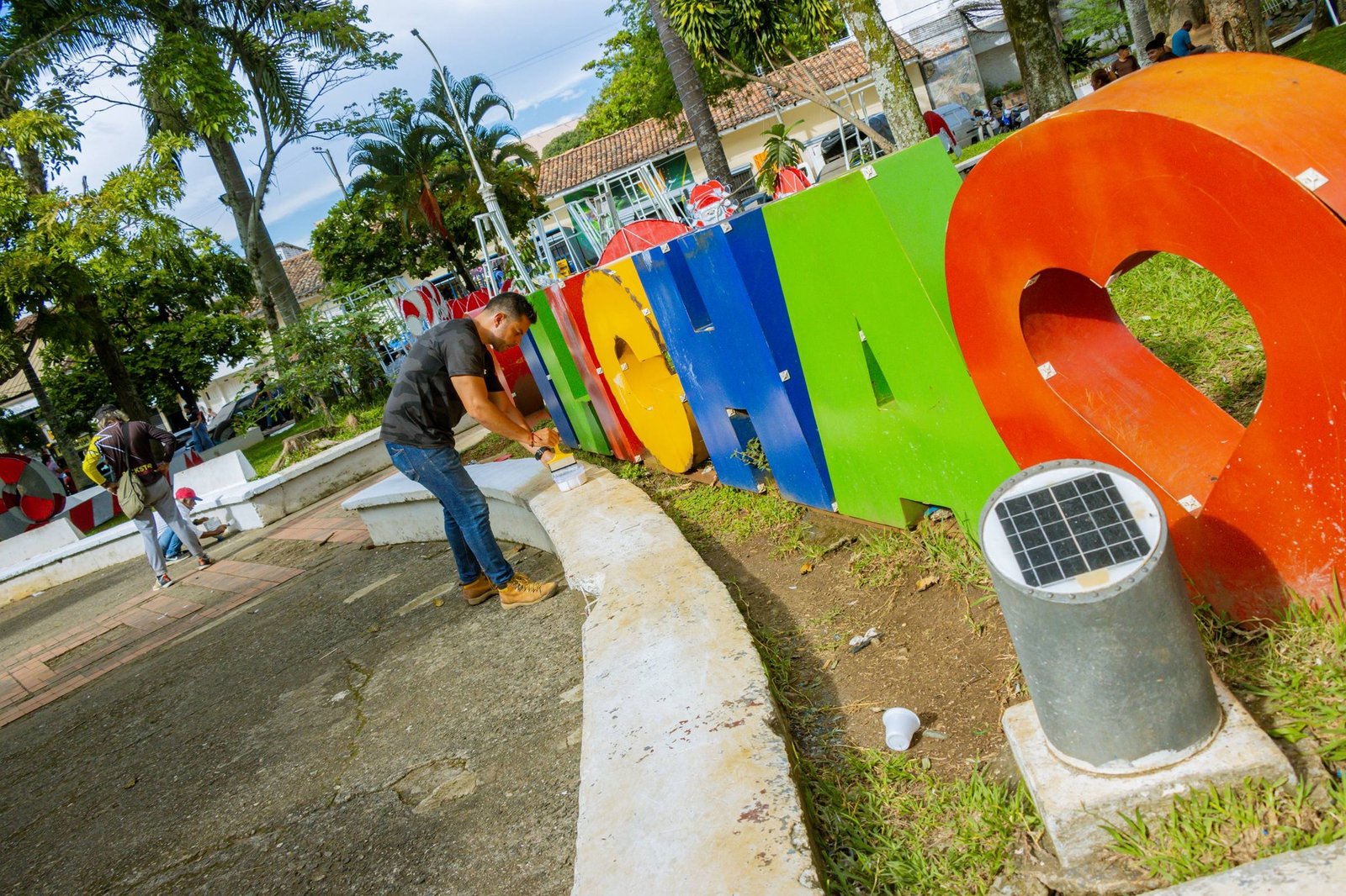 Renovación Navideña - El Parque Principal de Quilichao Luce Más Hermoso y Lleno de Color