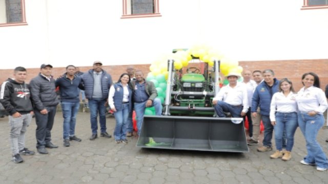 Se fortalece la economia rural en Almaguer con la entrega de un kit de maquinaria verde