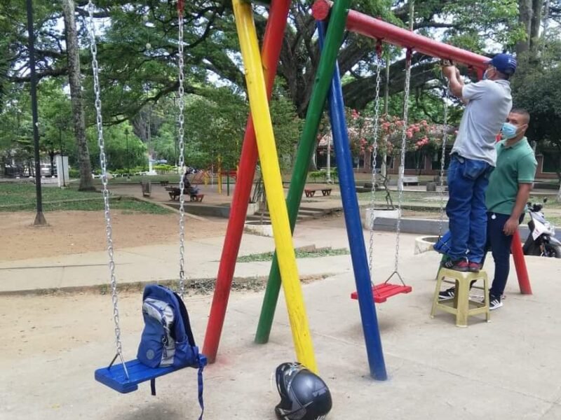 Se inició la recuperación del parque infantil3