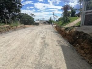 Se reinició la pavimentación de la vía Usenda - La Estrella – El Jardín, proyecto que impulsa la movilidad del municipio de Silvia 30 Se reinicio la pavimentacion de la via Usenda La Estrella – El Jardin proyecto que impulsa la movilidad del municipio de Silvia1