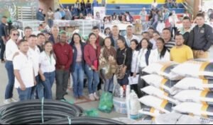 Timbio avanza con maquinaria verde insumos para cultivo de tomate aguacate hass y fortalecimiento de emprendimientos sobre la via panamericana