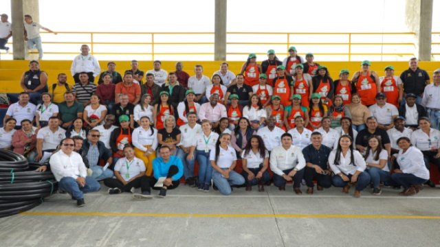 Timbío avanza con maquinaria verde, insumos para cultivo de tomate, aguacate hass y fortalecimiento de emprendimientos sobre la vía panamericana