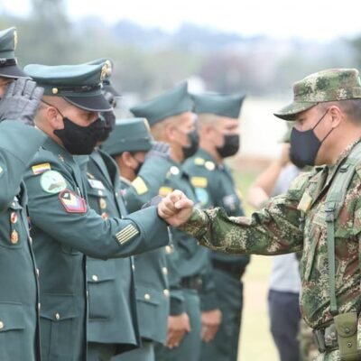 actos conmemorativos del 7 de agosto, y el aniversario 211 del Ejército Nacional15