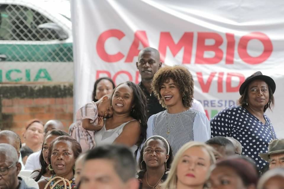 el acto de entrega de mandato popular a la Vicepresidenta de la República, Francia Márquez10