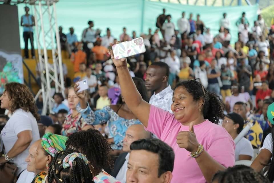 el acto de entrega de mandato popular a la Vicepresidenta de la República, Francia Márquez14