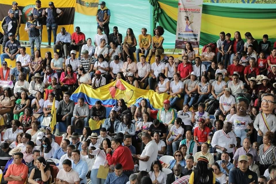 el acto de entrega de mandato popular a la Vicepresidenta de la República, Francia Márquez5