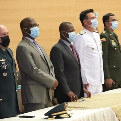 gobernador del cauca hace distinciones miembros fuerza publica 2