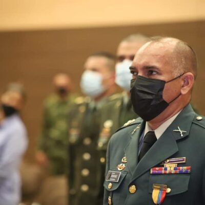 gobernador del cauca hace distinciones miembros fuerza publica 5
