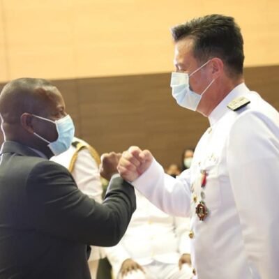 gobernador del cauca hace distinciones miembros fuerza publica14