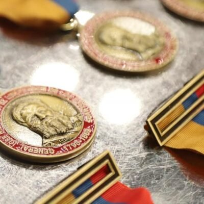 gobernador del cauca hace distinciones miembros fuerza publica19