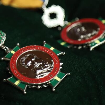 gobernador del cauca hace distinciones miembros fuerza publica