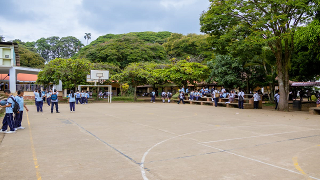 Con paso firme, le apostamos a una educación con mejores espacios