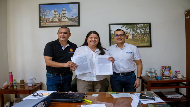 Con paso firme, le apostamos a una educación con mejores espacios