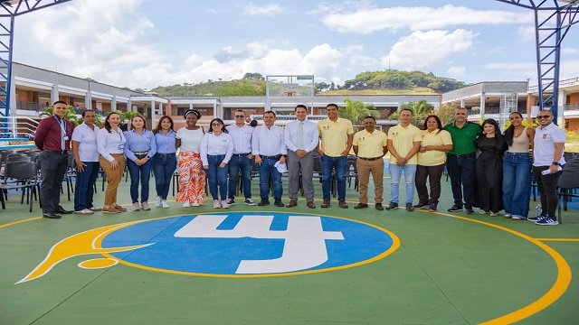 ¡Alianza que transforma! Más de 5.000 estudiantes de Quilichao estrenan dos nuevas cubiertas deportivas