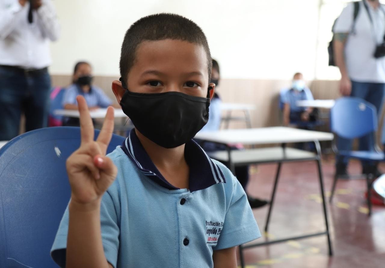 ¡Trabajamos en equipo por un regreso seguro a la presencialidad!8