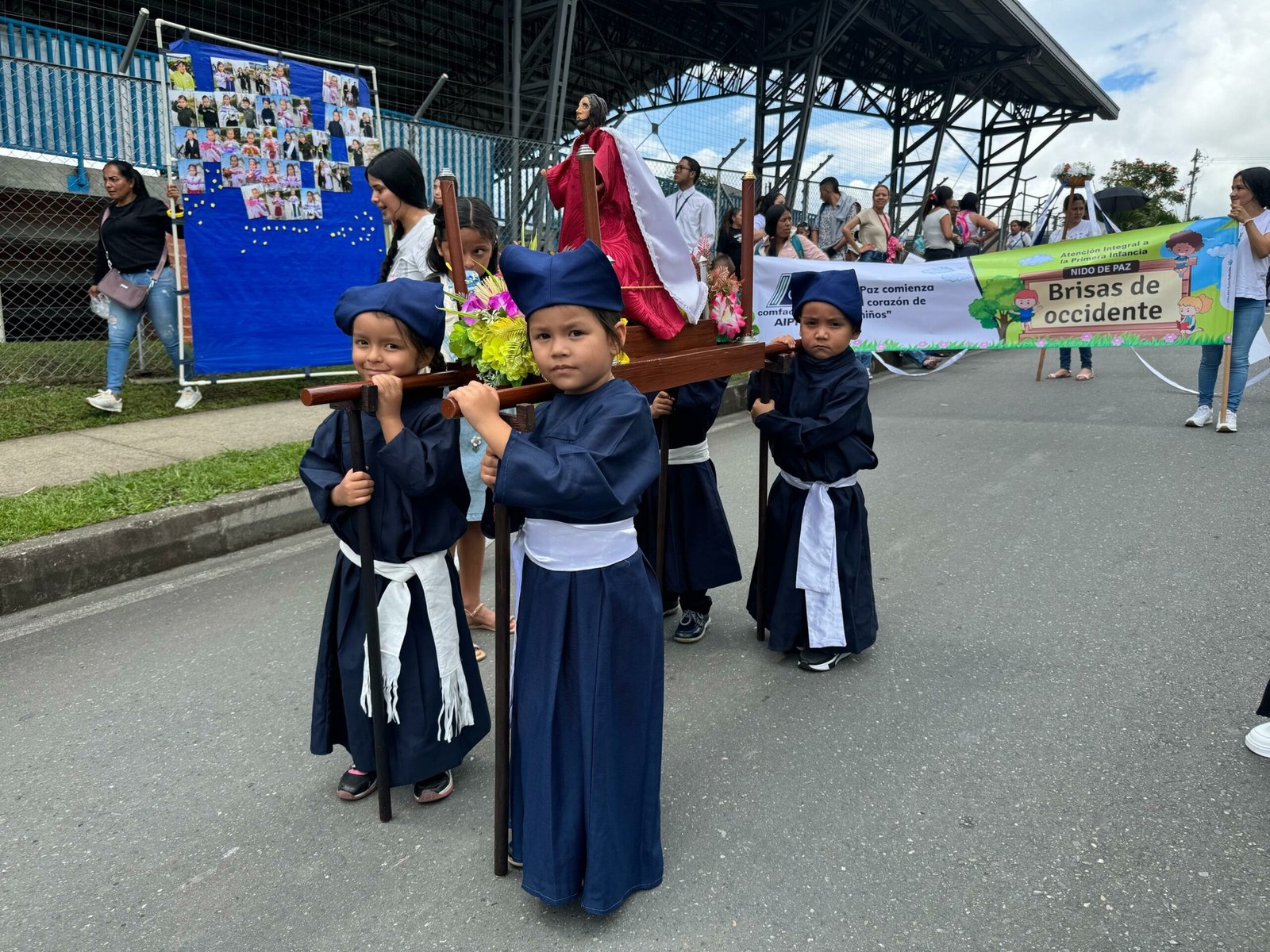 ¡Vive la tradicion en familia Acompananos en la Procesion de la Semana Santa Infantil Comfacauca8